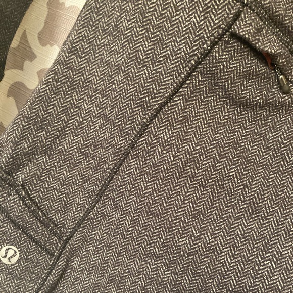 Lululemon 1/2 zip pullover.                          GUC. Herringbone - Picture 2 of 4